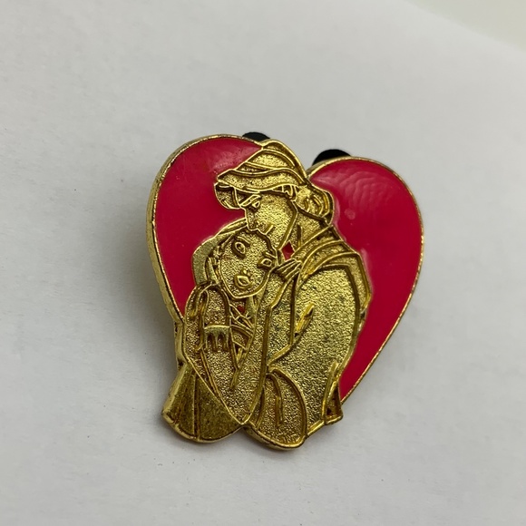 Vintage Disney Lanyard Pin Trading Series Pochahontas John Heart Pink Lapel Pin - Picture 2 of 7